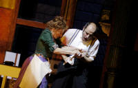Dagmar Manzel (Mrs. Lovett) und Roger Smeets (Sweeny Todd)