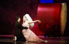 Dina Kuznetsova (Adina) und Rolando Villazon (Nemorino)